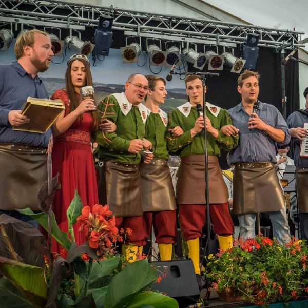 Aufnahmezeremonie: Singen des Mosellieds