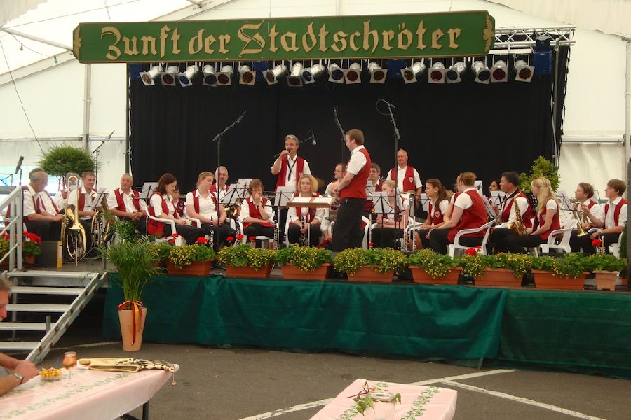 Der Musikverein Traben-Trarbach spielt beim Frühschoppen des Jakobstages