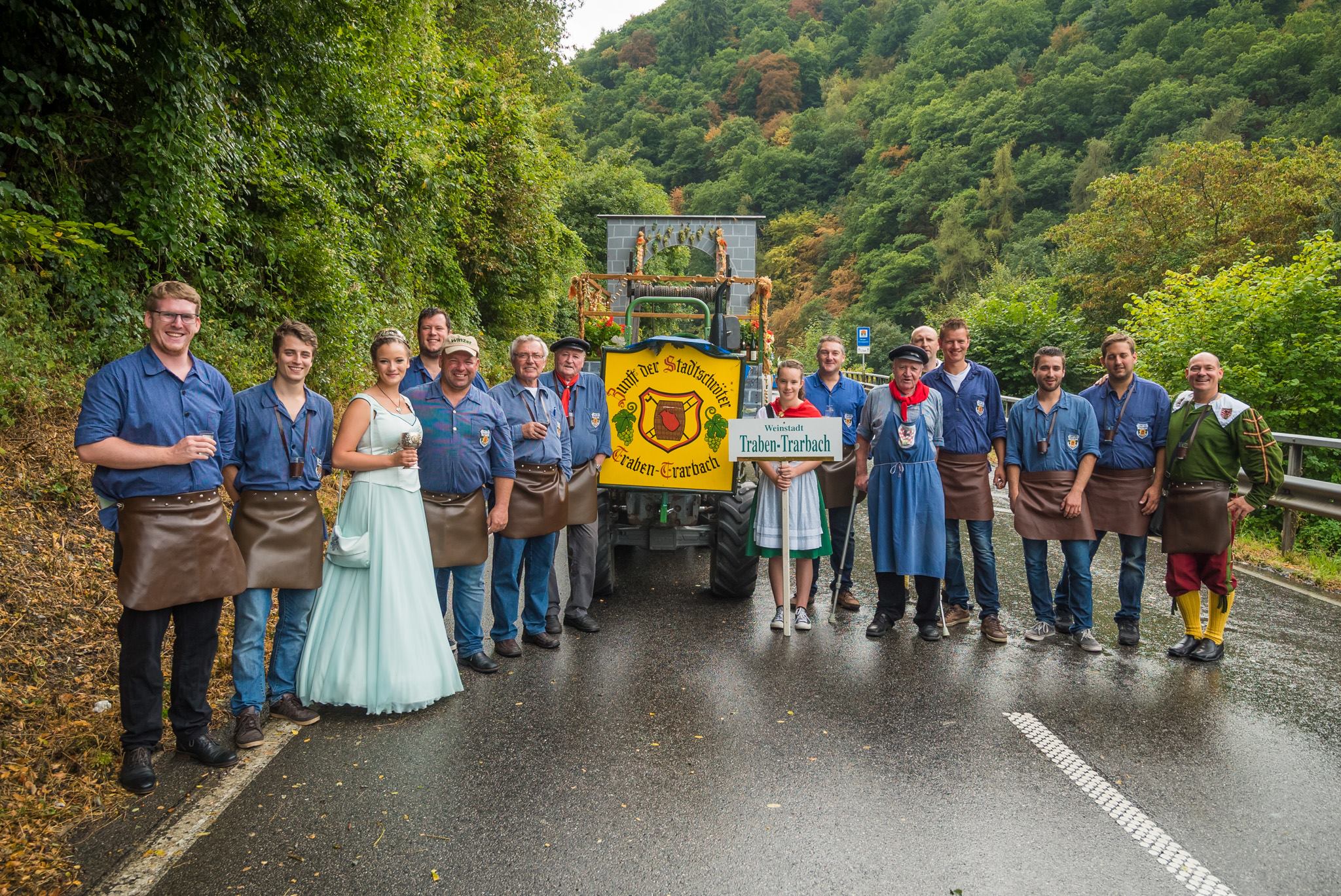 Weinfest der Mittelmosel mit der Zunft der Stadtschröter Traben-Trarbach und Virginia I. - Stadtweinkönigin 2016/2017.